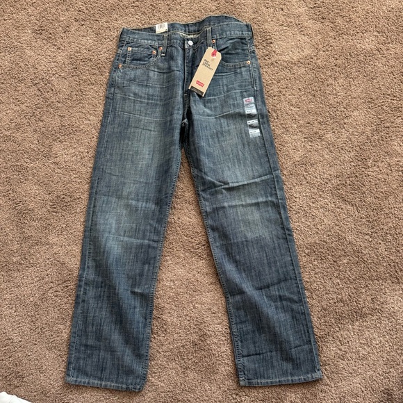 NWT Levi's Men's Straight Jeans. Size 34 - Picture 1 of 5